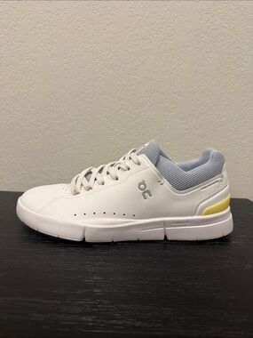 On Roger casual Women’s Size 9.5 White Sneakers w Yellow Heel Accent W9 Shoes